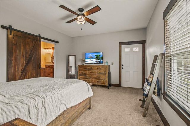 2107 S Outer Belt Road, Oak Grove, MO 64075