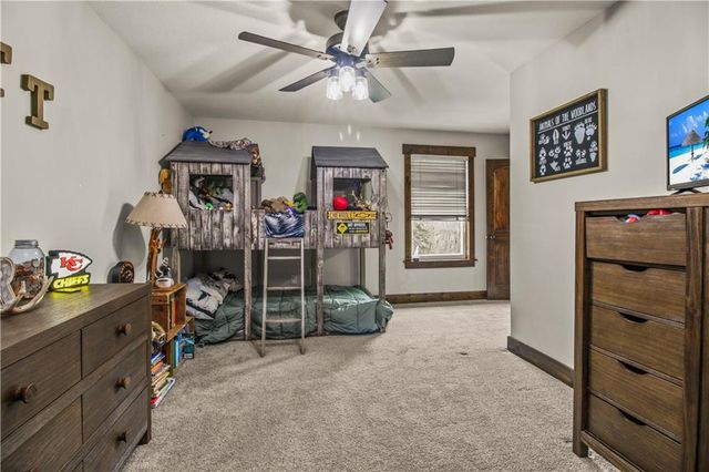 2107 S Outer Belt Road, Oak Grove, MO 64075