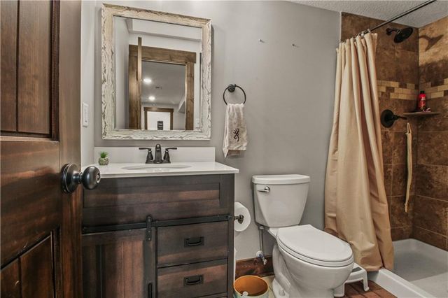 2107 S Outer Belt Road, Oak Grove, MO 64075