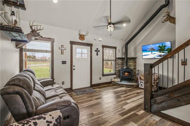 2107 S Outer Belt Road, Oak Grove, MO 64075