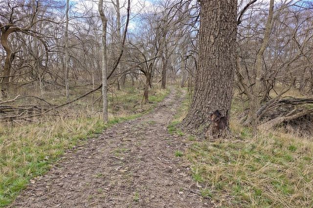 2107 S Outer Belt Road, Oak Grove, MO 64075