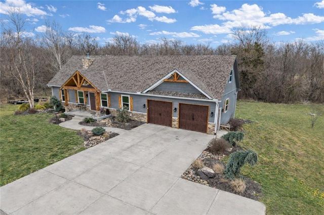2107 S Outer Belt Road, Oak Grove, MO 64075