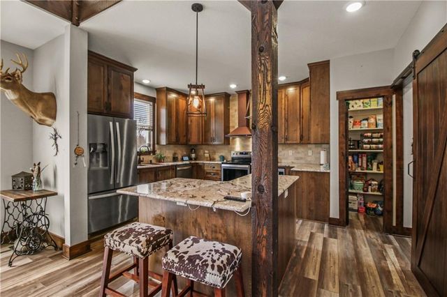 2107 S Outer Belt Road, Oak Grove, MO 64075