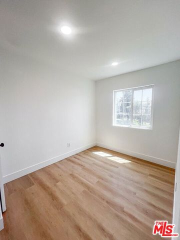 6419 Bonsallo Avenue, Los Angeles, CA 90044