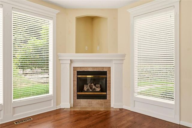 5601 NE Misty Meadow Place, Lee's Summit, MO 64064