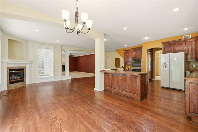 5601 NE Misty Meadow Place, Lee's Summit, MO 64064