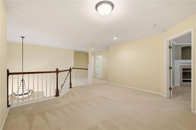 5601 NE Misty Meadow Place, Lee's Summit, MO 64064
