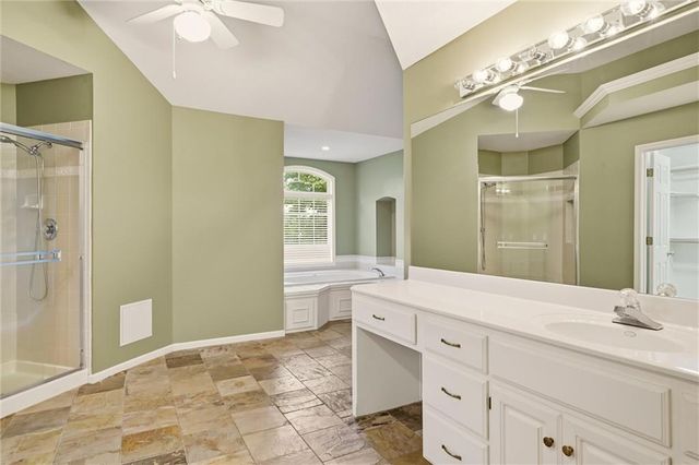 5601 NE Misty Meadow Place, Lee's Summit, MO 64064