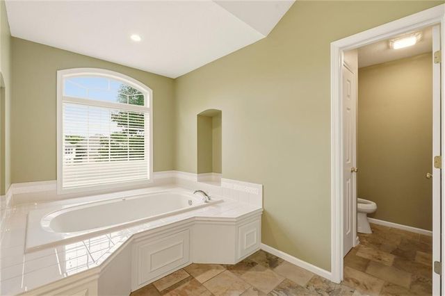 5601 NE Misty Meadow Place, Lee's Summit, MO 64064
