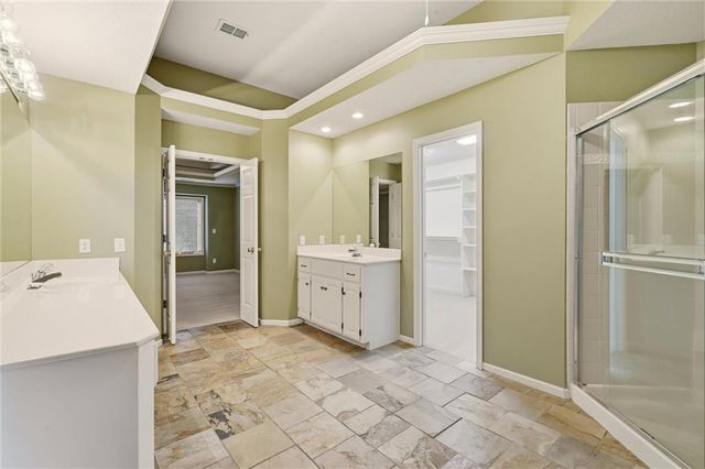 5601 NE Misty Meadow Place, Lee's Summit, MO 64064