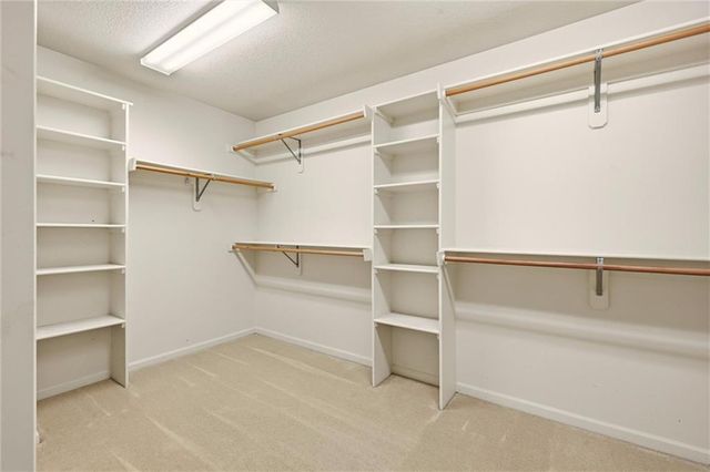 5601 NE Misty Meadow Place, Lee's Summit, MO 64064