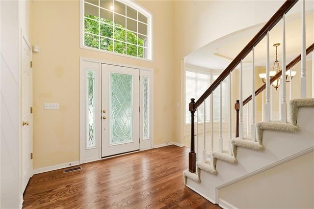 5601 NE Misty Meadow Place, Lee's Summit, MO 64064