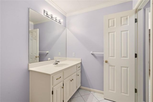 5601 NE Misty Meadow Place, Lee's Summit, MO 64064