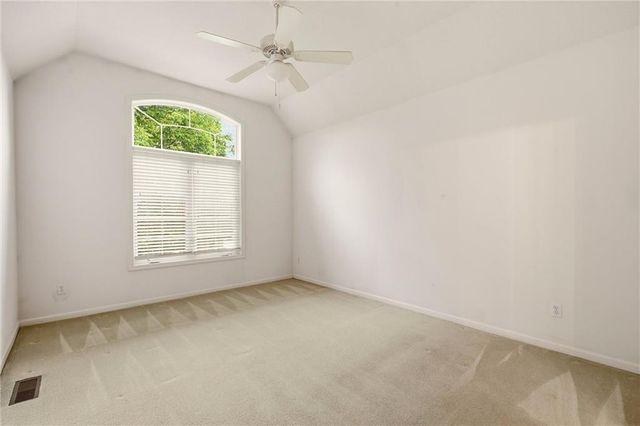 5601 NE Misty Meadow Place, Lee's Summit, MO 64064