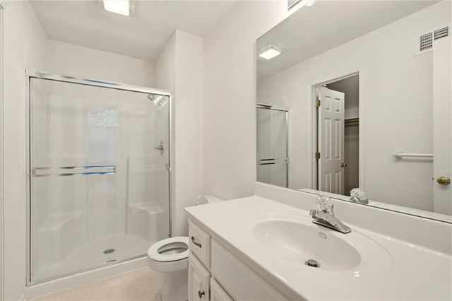 5601 NE Misty Meadow Place, Lee's Summit, MO 64064