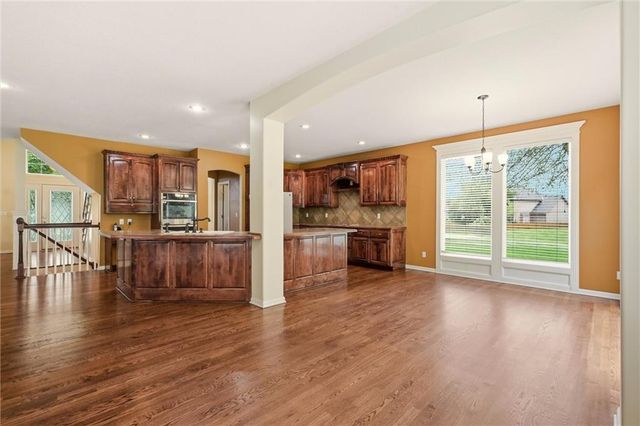 5601 NE Misty Meadow Place, Lee's Summit, MO 64064