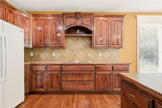 5601 NE Misty Meadow Place, Lee's Summit, MO 64064
