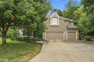 5601 NE Misty Meadow Place, Lee's Summit, MO 64064