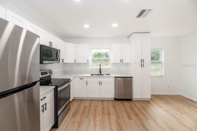 33 BLACKJACK AVENUE, Frostproof, FL 33843
