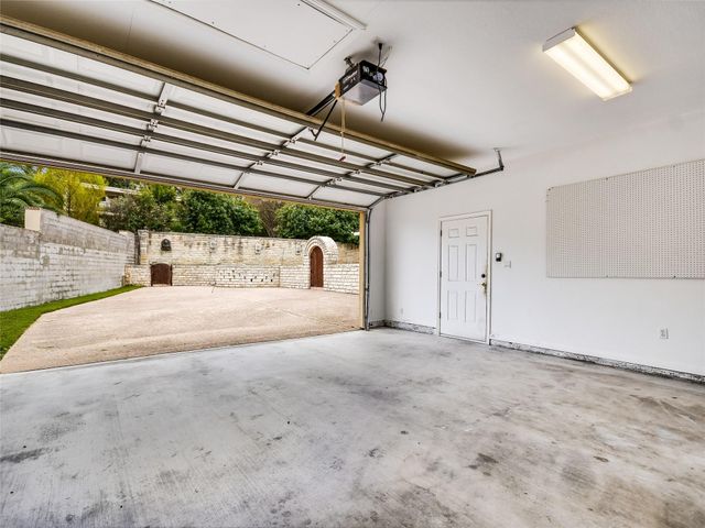 1014 CHALLENGER, Lakeway, TX 78734