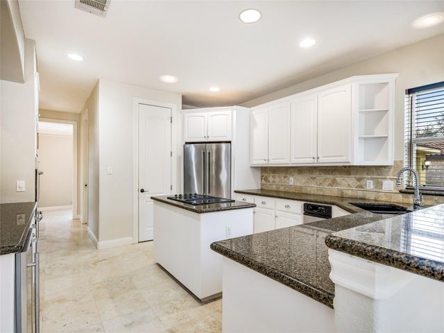 1014 CHALLENGER, Lakeway, TX 78734