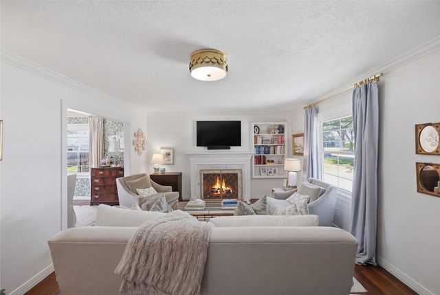 3805 Linden Avenue, Fort Worth, TX 76107