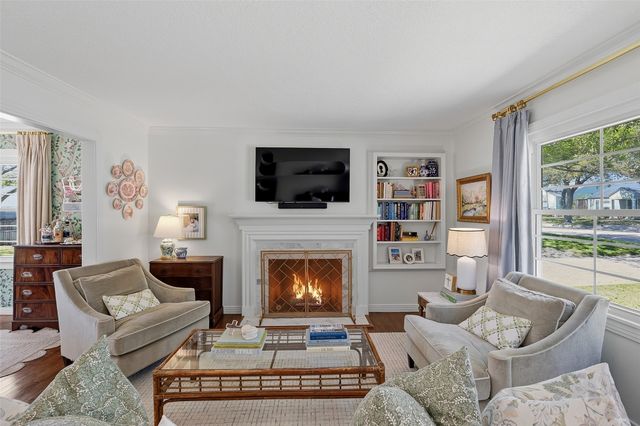 3805 Linden Avenue, Fort Worth, TX 76107