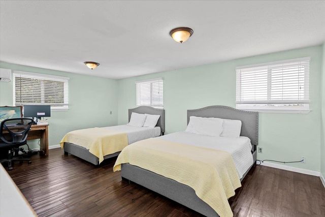 17205 County Line RD, Elgin, TX 78621