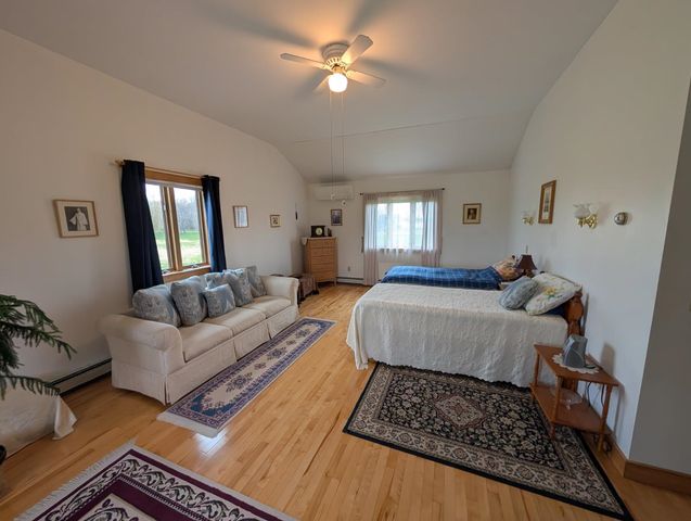 913 N End W Road, North Hero, VT 05474