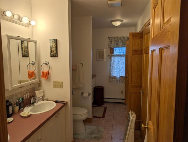 913 N End W Road, North Hero, VT 05474