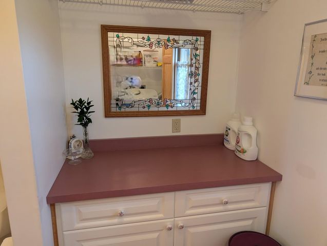 913 N End W Road, North Hero, VT 05474