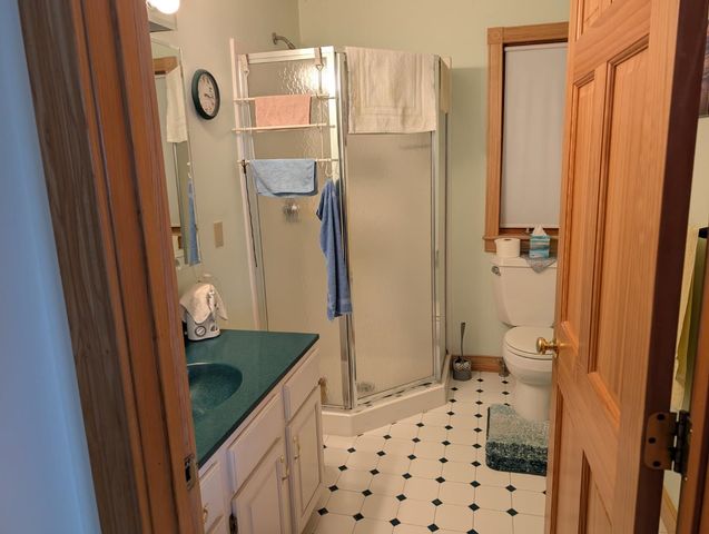 913 N End W Road, North Hero, VT 05474