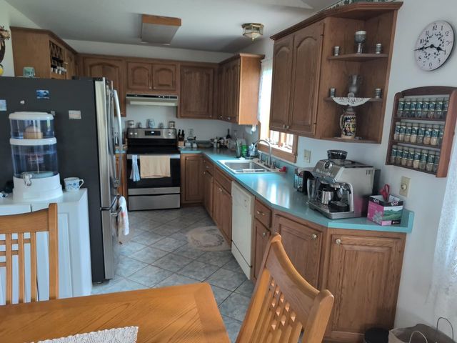 913 N End W Road, North Hero, VT 05474
