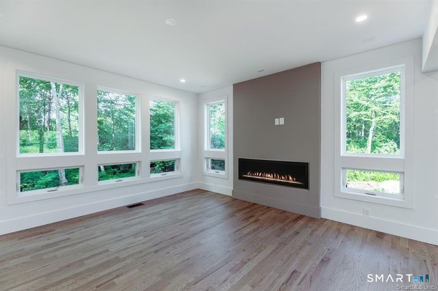 183 Willow Creek Estates, Southbury, CT 06488