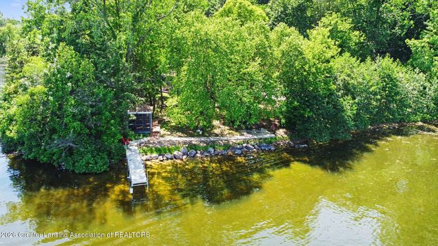 9300 Lookout Point Drive, Laingsburg, MI 48848