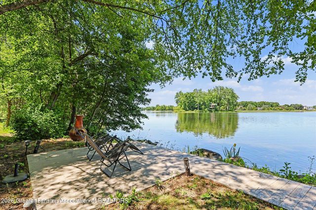 9300 Lookout Point Drive, Laingsburg, MI 48848