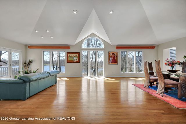 9300 Lookout Point Drive, Laingsburg, MI 48848