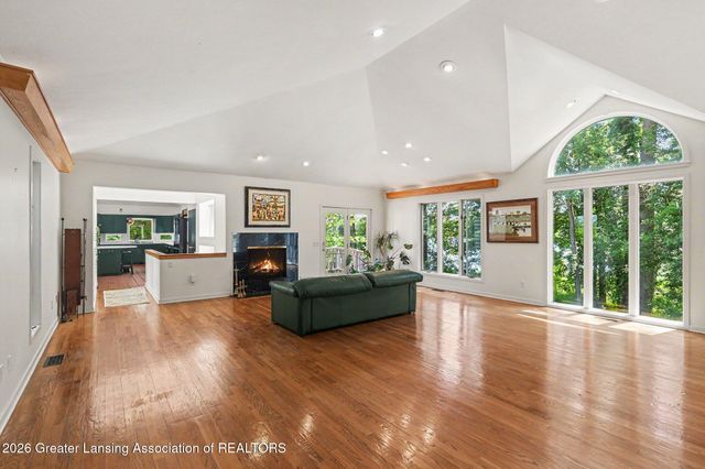9300 Lookout Point Drive, Laingsburg, MI 48848