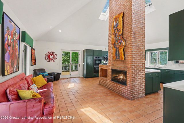9300 Lookout Point Drive, Laingsburg, MI 48848