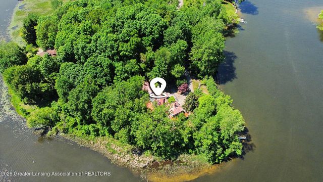 9300 Lookout Point Drive, Laingsburg, MI 48848