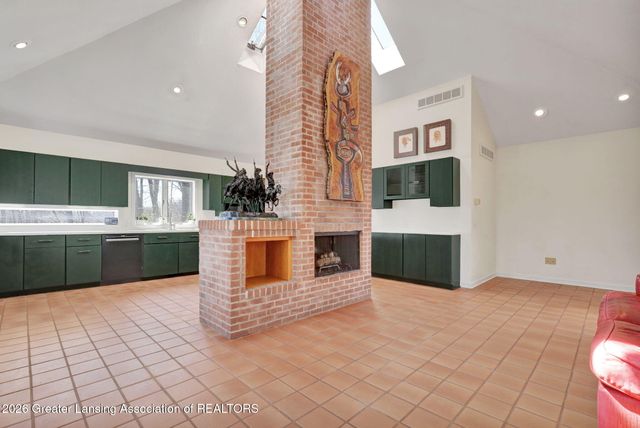 9300 Lookout Point Drive, Laingsburg, MI 48848