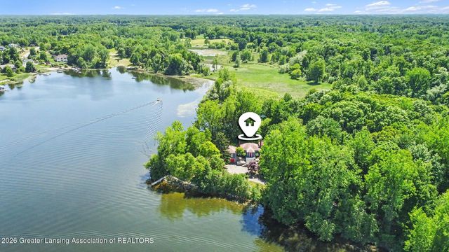9300 Lookout Point Drive, Laingsburg, MI 48848