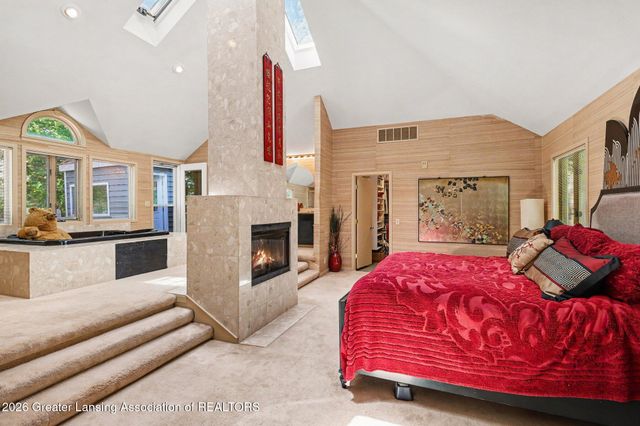 9300 Lookout Point Drive, Laingsburg, MI 48848