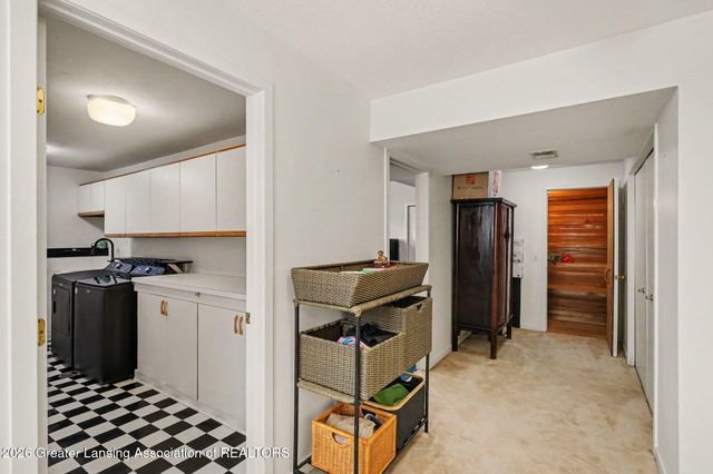 9300 Lookout Point Drive, Laingsburg, MI 48848