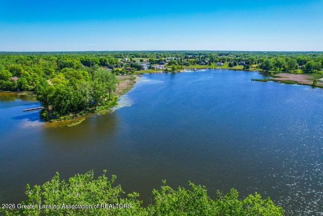9300 Lookout Point Drive, Laingsburg, MI 48848