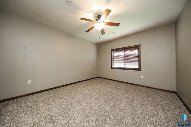 6408 S Keller Cir, Sioux Falls, SD 57108