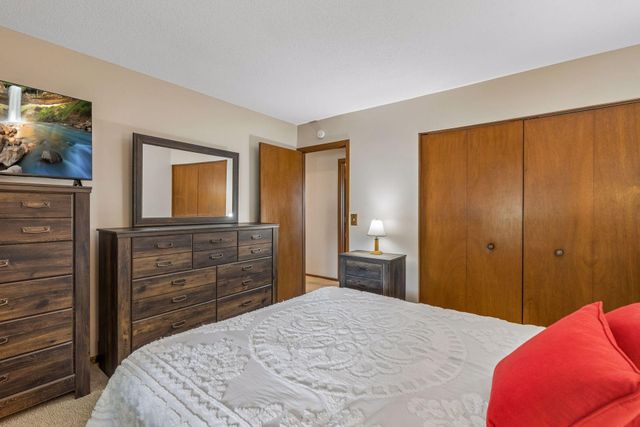 10502 Lancaster Lane N, Maple Grove, MN 55369