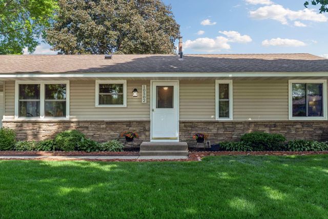 10502 Lancaster Lane N, Maple Grove, MN 55369