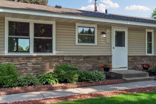 10502 Lancaster Lane N, Maple Grove, MN 55369