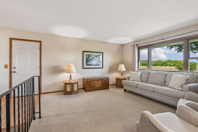 10502 Lancaster Lane N, Maple Grove, MN 55369